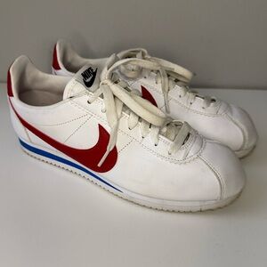 Nike women’s 72’ Cortez Sneakers sz. 8.5